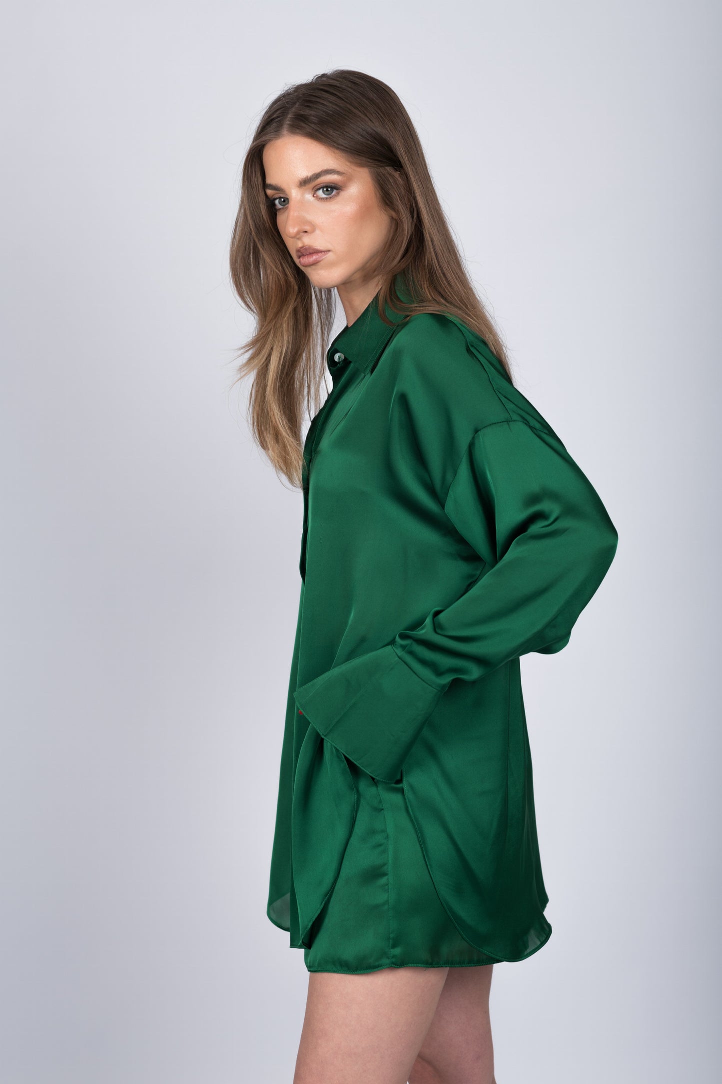 THE OVERSIZED SHIRT In Perfect Green