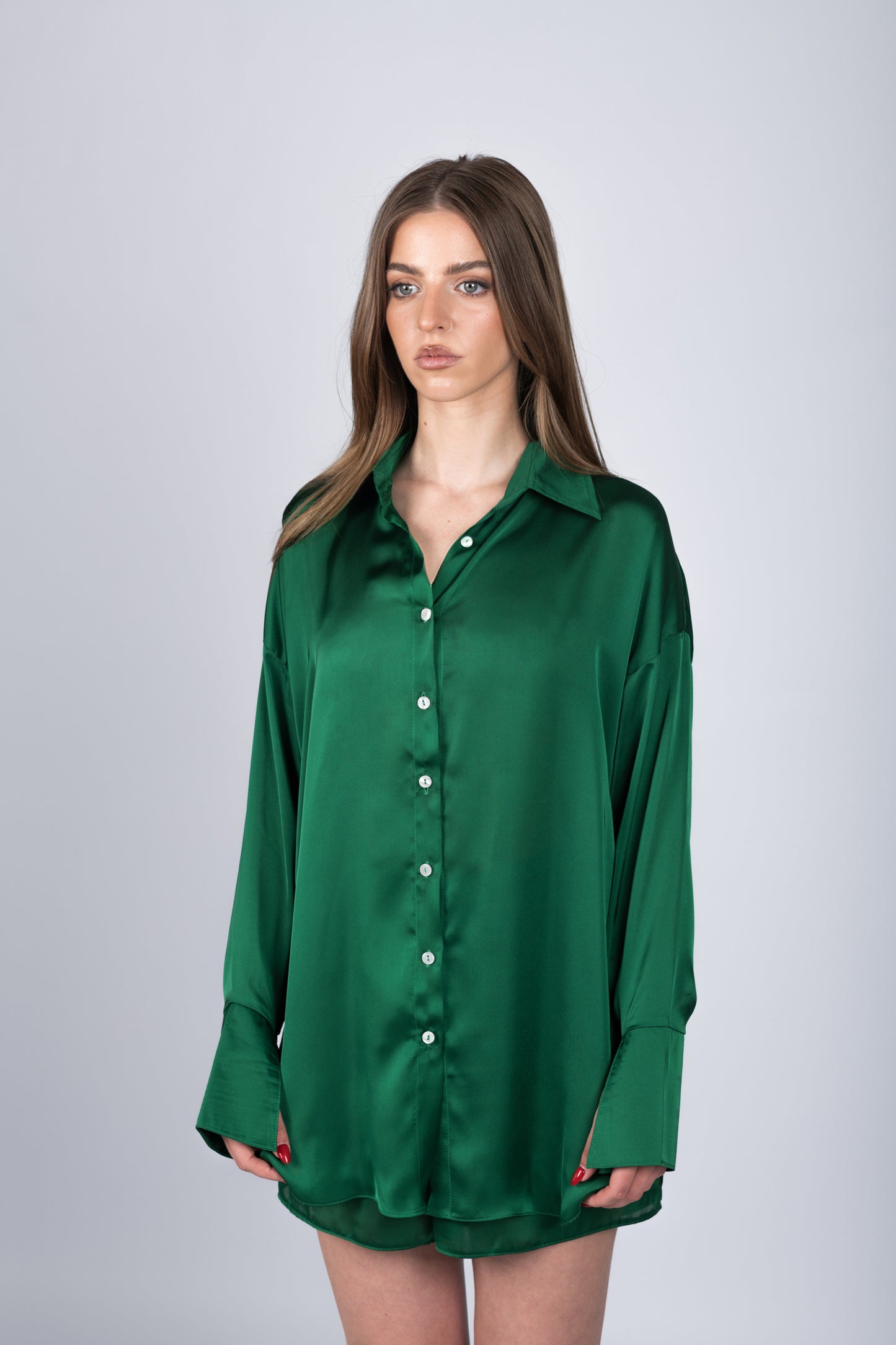 THE OVERSIZED SHIRT In Perfect Green