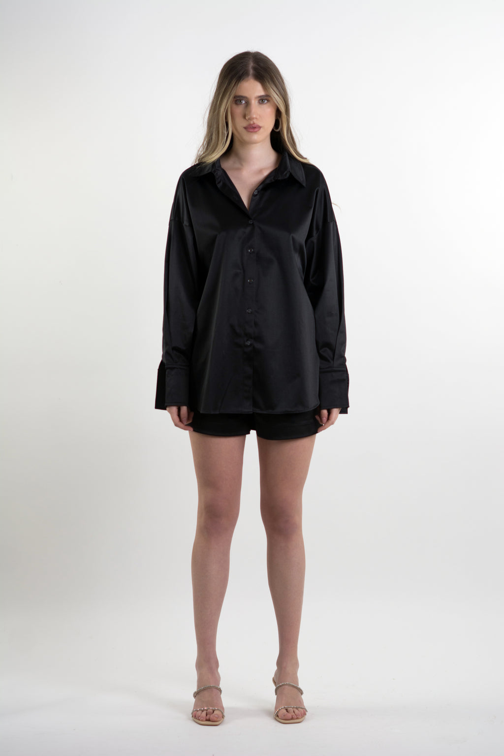 THE OVERSIZED SHIRT - Black