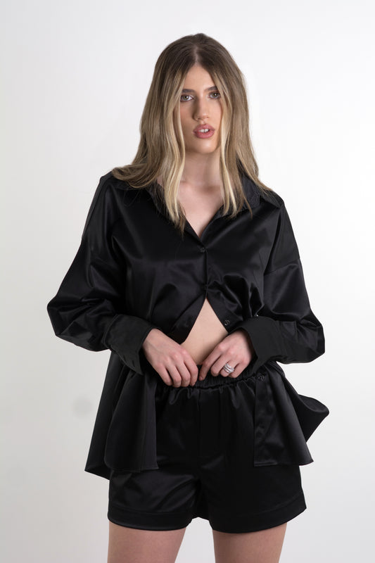 THE OVERSIZED SHIRT - Black